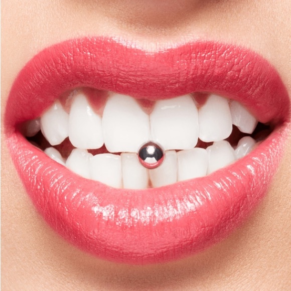 💄HP! LAST ONE! MAC Lustreglass Sheer Shine Lipstick Bubbles & Bows Pour Another - Picture 5 of 13